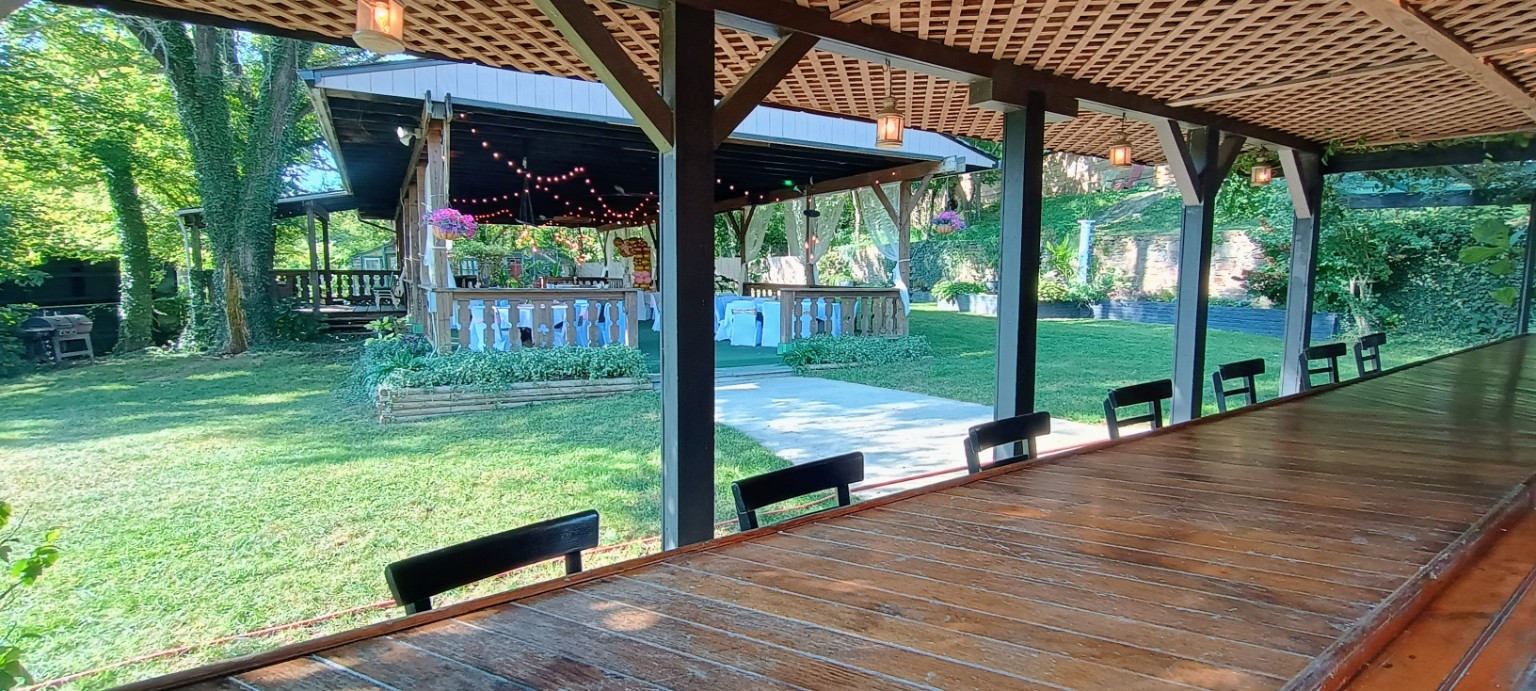 Franklintown Inn garden and covered outdoor event spaces